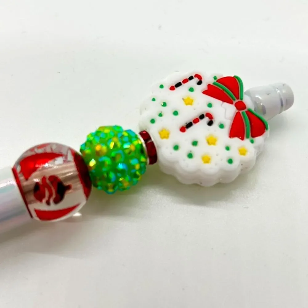 Unique Handmade Christmas Wreath Pearlescent White Red Green Detail Beaded Pen